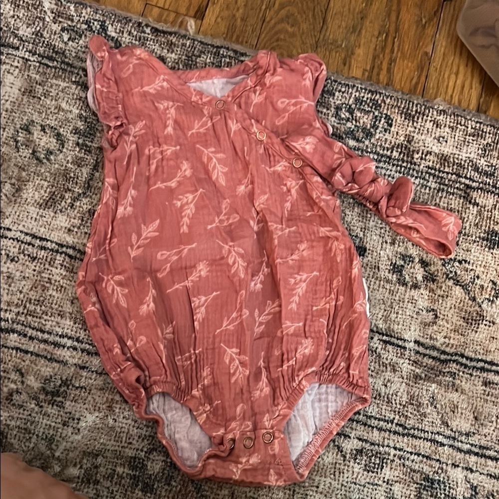 Tahari Baby Floral Pink Kids One Piece 6-9 Months